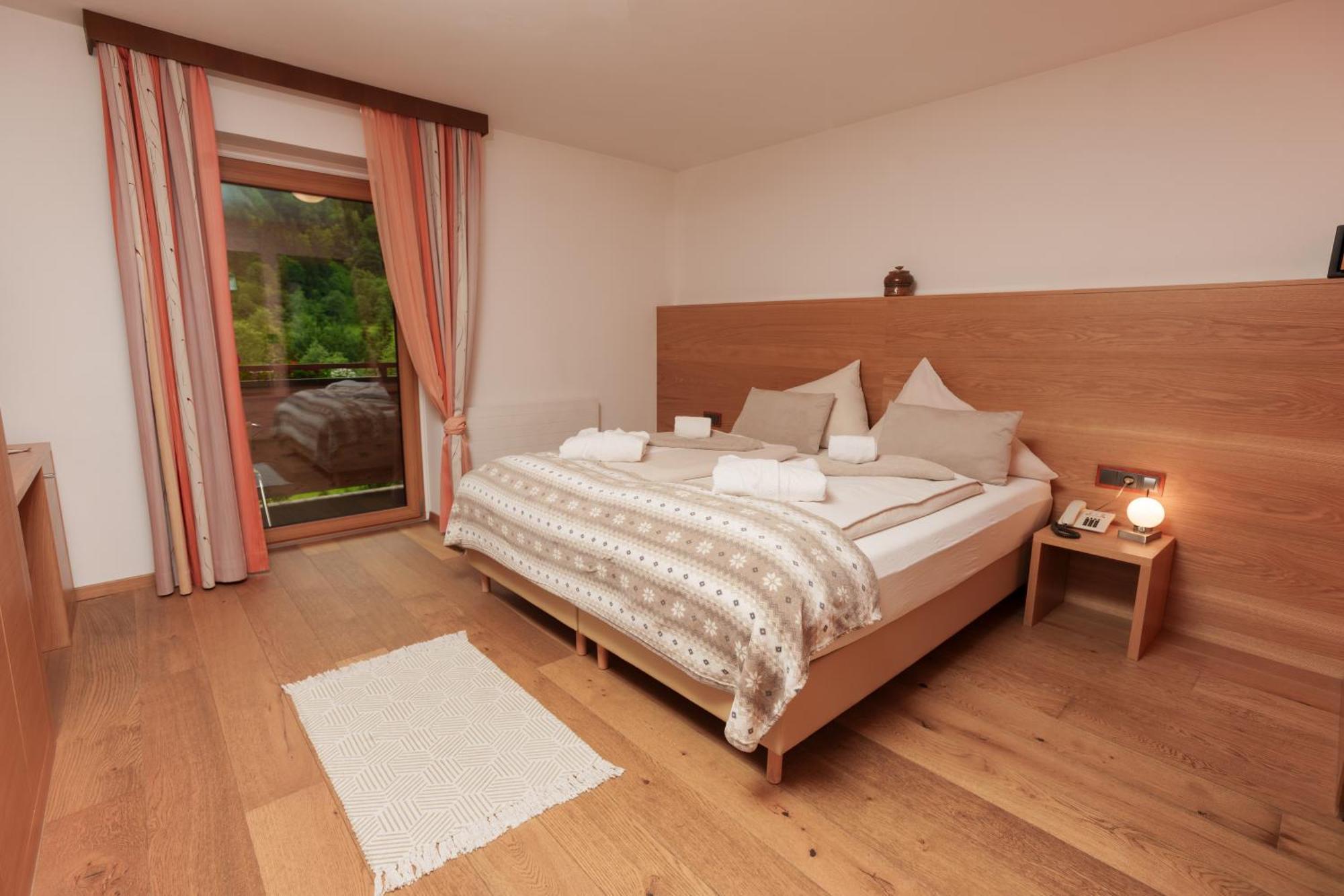 Hotel Kuenstleralm Kaprun Luaran gambar