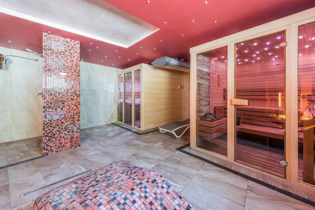 Hotel Kuenstleralm Kaprun Luaran gambar